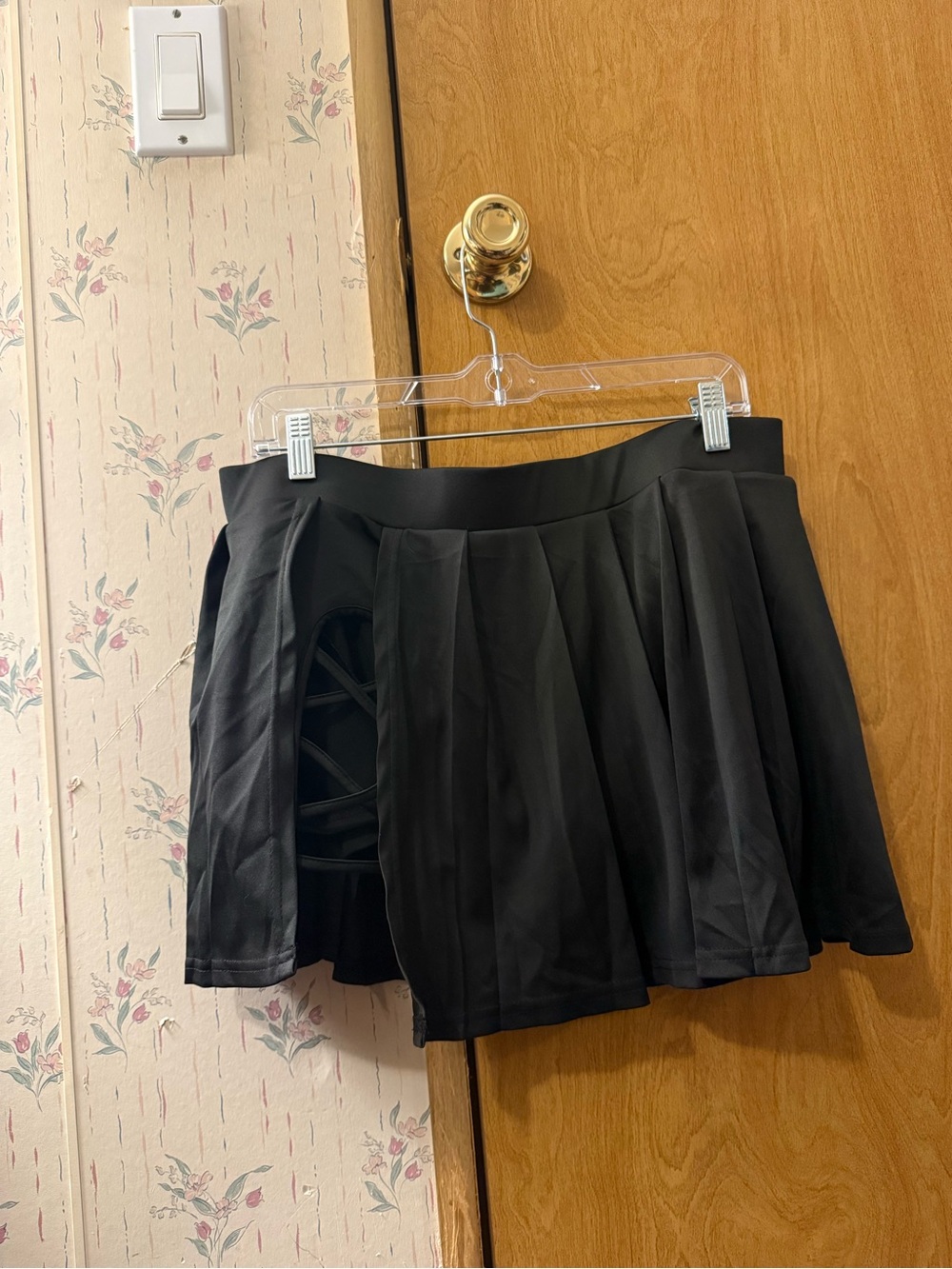 SHEIN Black Pleated Mini Skirt with Side Crisscross Cutout